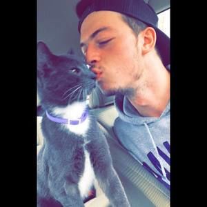 Meet your Posher, Eric